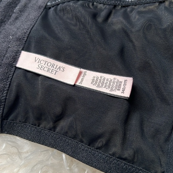 Lingerie Tops - small/medium (4 items) - Picture 3 of 14